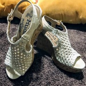 Mudd cream wedges